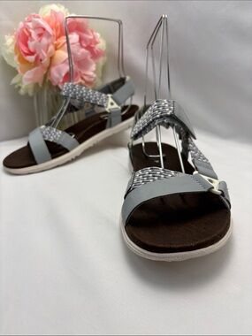 Merrell Women’s 8 Light Gray Braided Strappy Sandals #361